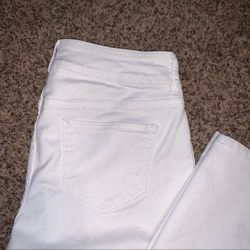 Maurices White Capris - Picture 3 of 5
